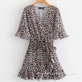 Vestido de manga corta de leopardo